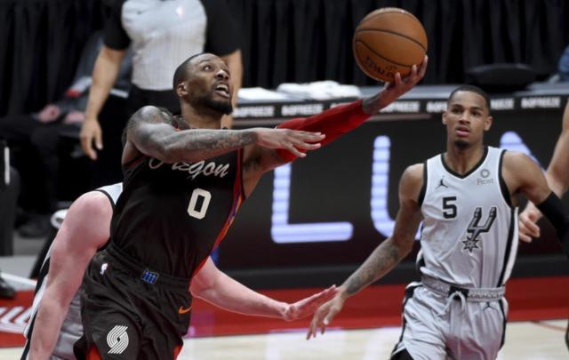 Spurs_Trail_Blazers_Basketball_58119.jpg-db033-1226x0-c-default.jpg